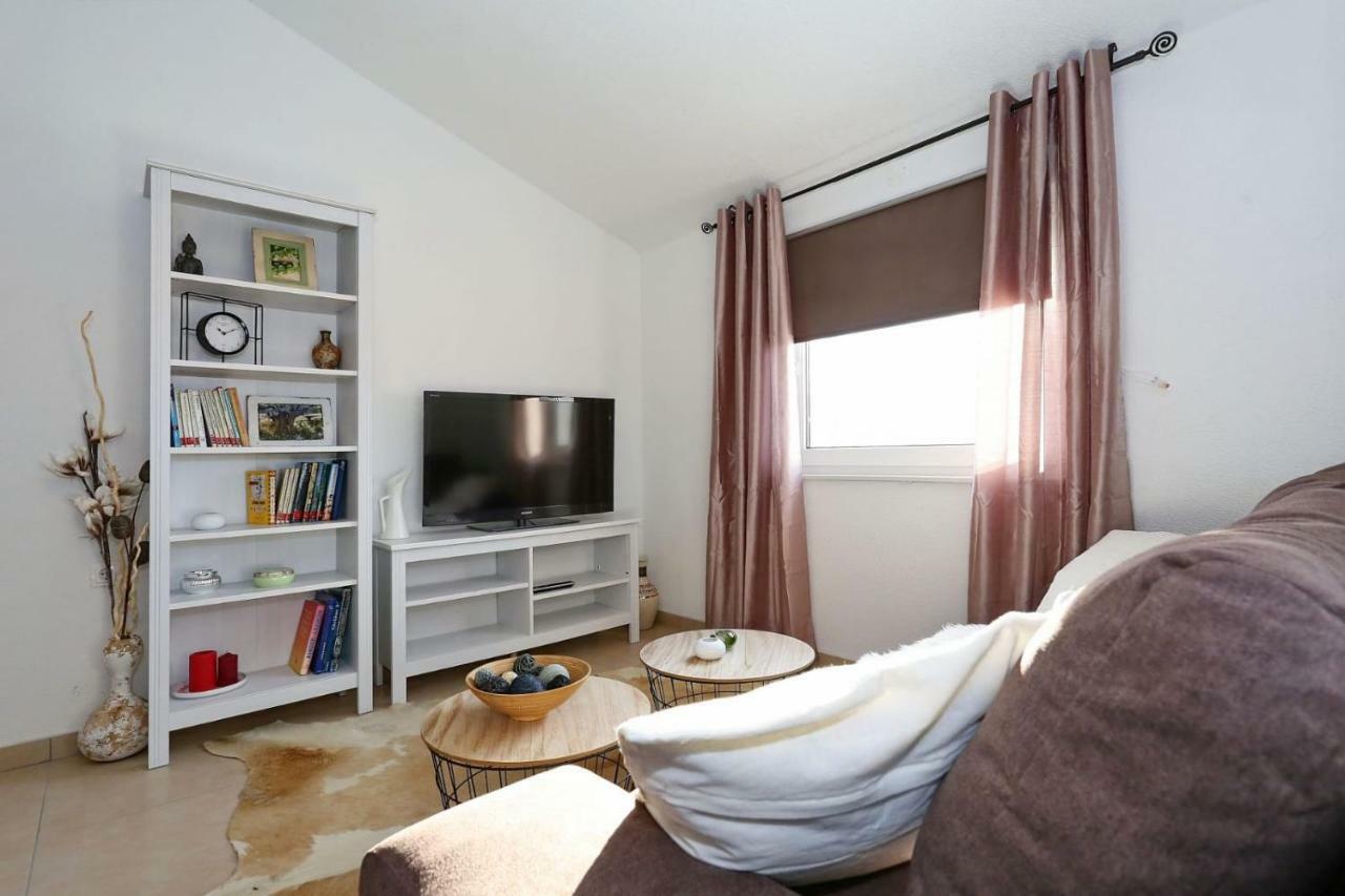 Malu Vir Apartment Екстериор снимка